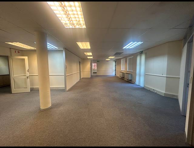 620M² OFFICE TO LET IN KENILWORTH